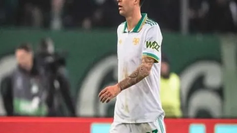 19岁新星夺冠独揽800万奖金，谱写青春辉煌，狂欢庆功！